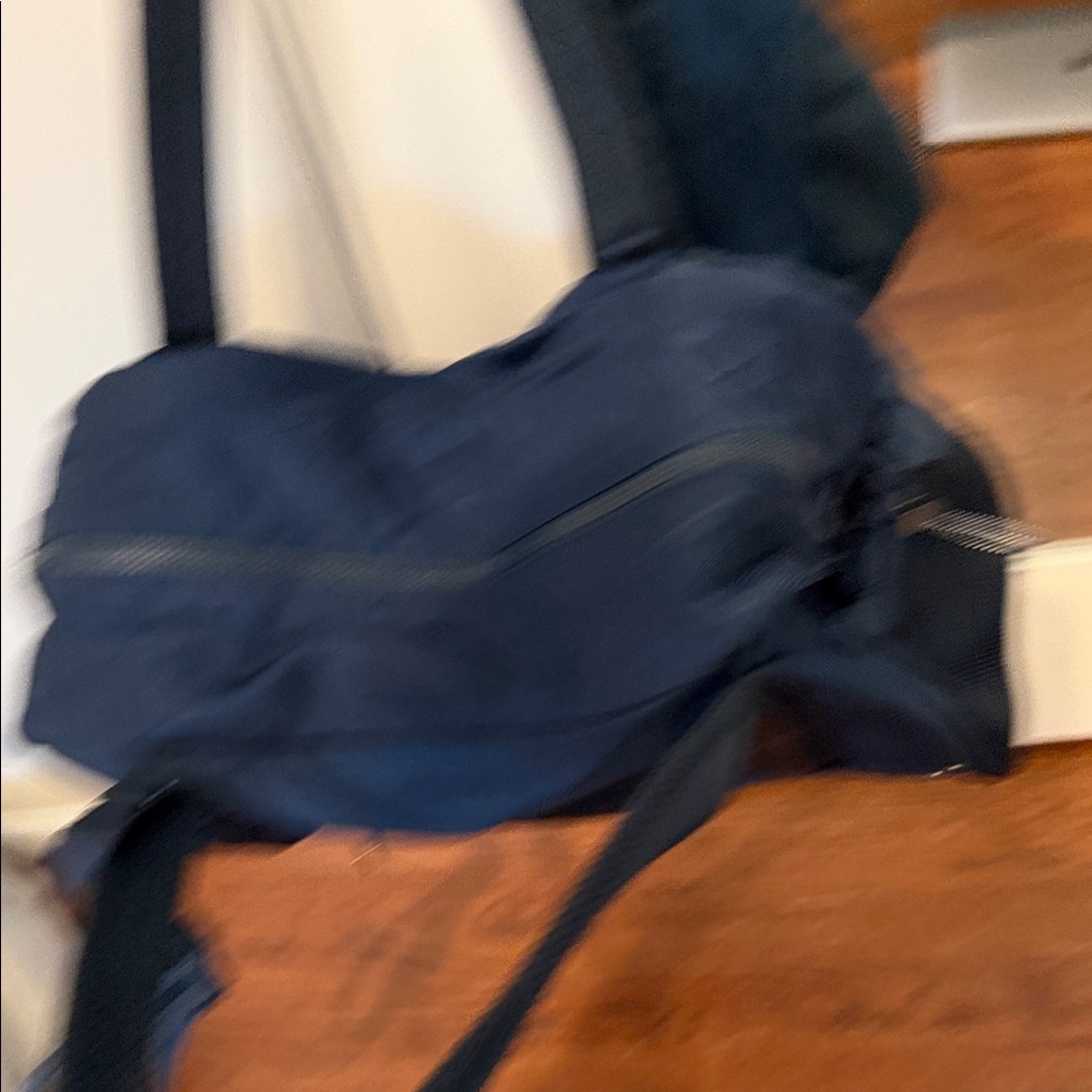 lululemon athletica navy blue gym bag - Picture 3 of 5